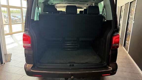 Volkswagen Caravelle 22 of 30
