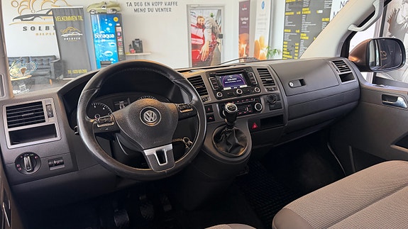 Volkswagen Caravelle 25 of 30