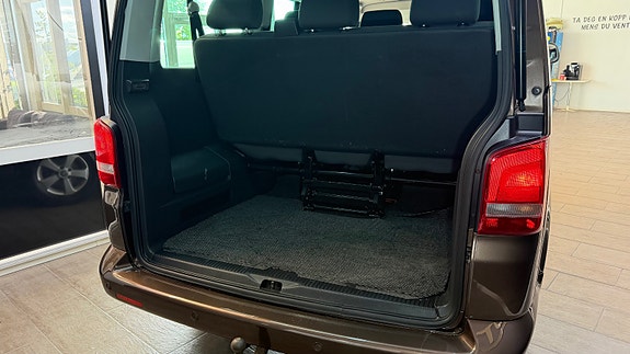 Volkswagen Caravelle 21 of 30
