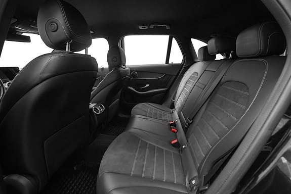 Mercedes-Benz GLC300 e 29 of 30