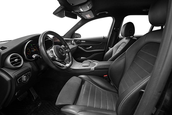 Mercedes-Benz GLC300 e 13 of 30