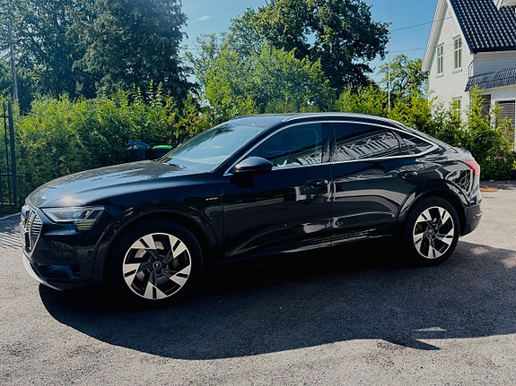 Audi e-tron Sportback 3 of 11