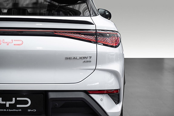 BYD Sealion 7 4 of 30