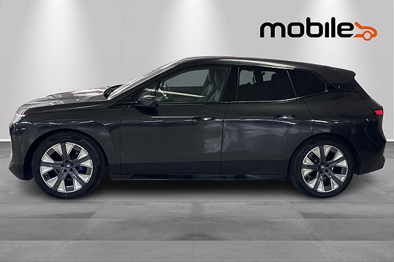 BMW iX 7 of 30