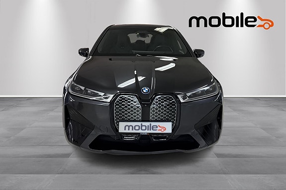 BMW iX 2 of 30