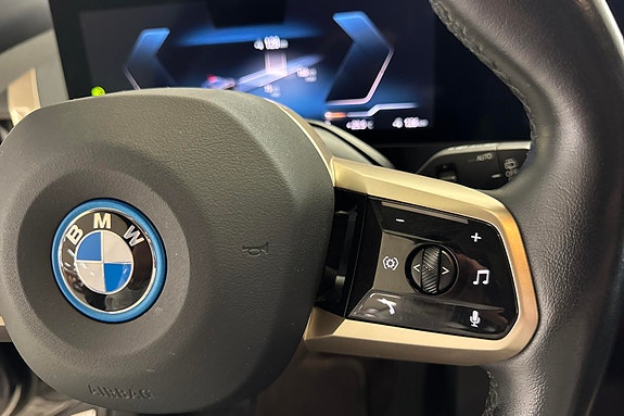 BMW iX 22 of 30