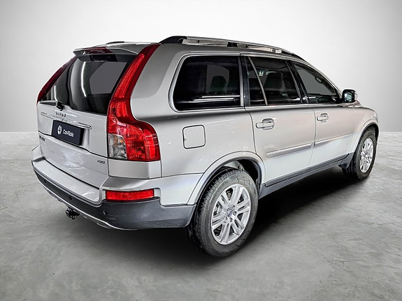 Volvo XC90 5 of 26