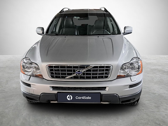 Volvo XC90 8 of 26
