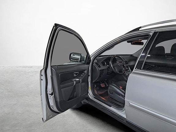Volvo XC90 9 of 26