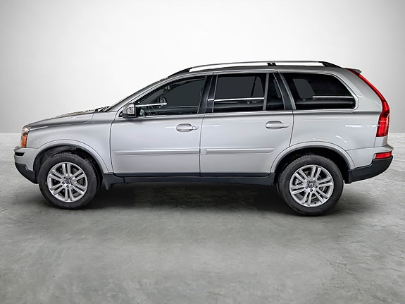 Volvo XC90 2 of 26