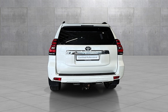 Toyota Land Cruiser 4 of 17