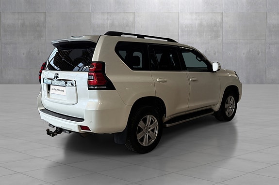 Toyota Land Cruiser 5 of 17