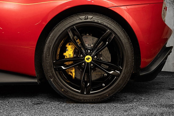 Ferrari 296 GTS 19 of 30