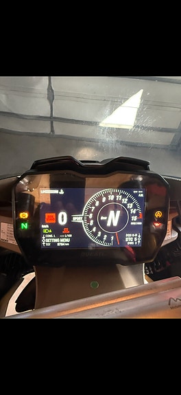 Ducati Ducati Panigale V4 S | 2019 | 9 700 km | Akrapovič titan helanlegg | Karbon & Comfortsete 21 of 21