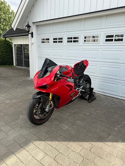 Ducati Ducati Panigale V4 S | 2019 | 9 700 km | Akrapovič titan helanlegg | Karbon & Comfortsete 20 of 21
