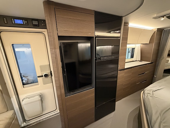 Adria Alpina 763 UK 16 of 30