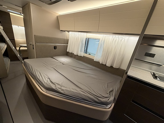 Adria Alpina 763 UK 18 of 30