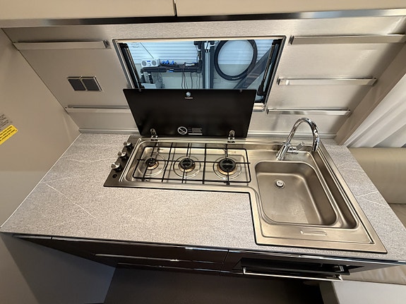 Adria Alpina 763 UK 15 of 30