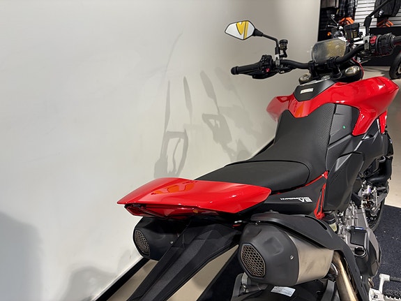 Ducati Hypermotard V2 15 of 16
