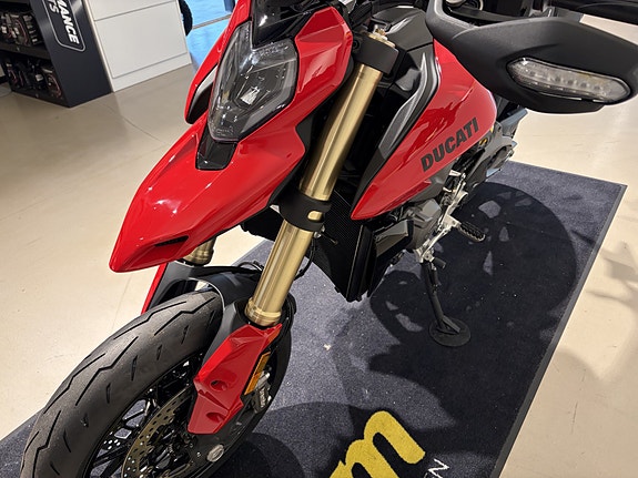 Ducati Hypermotard V2 7 of 16