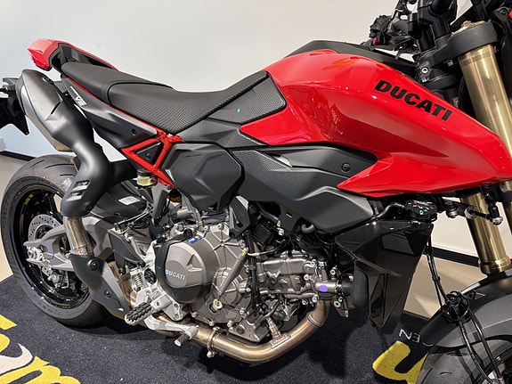 Ducati Hypermotard V2 3 of 16