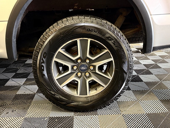 Ford F-150 18 of 30