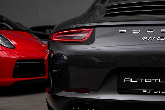 Porsche 911 11 of 30
