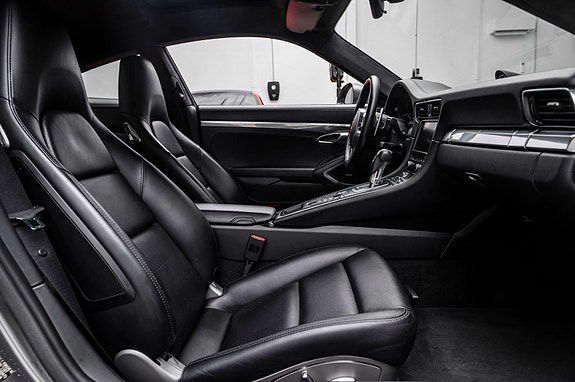 Porsche 911 19 of 30