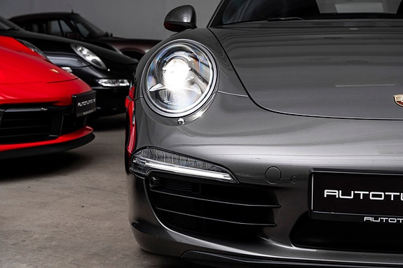 Porsche 911 4 of 30