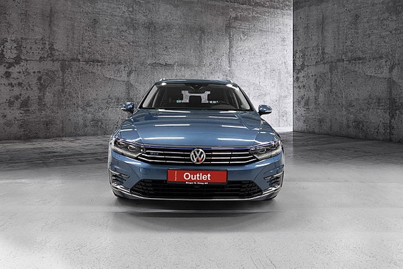 Volkswagen Passat 7 of 15
