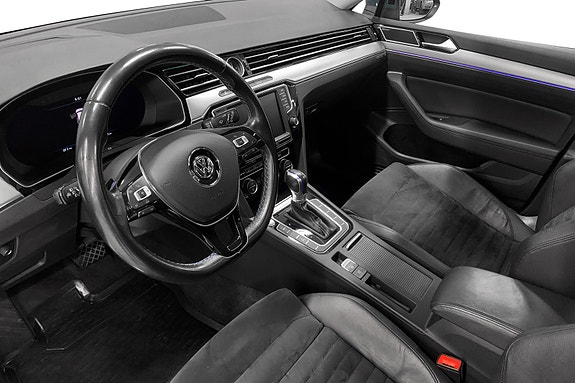 Volkswagen Passat 9 of 15