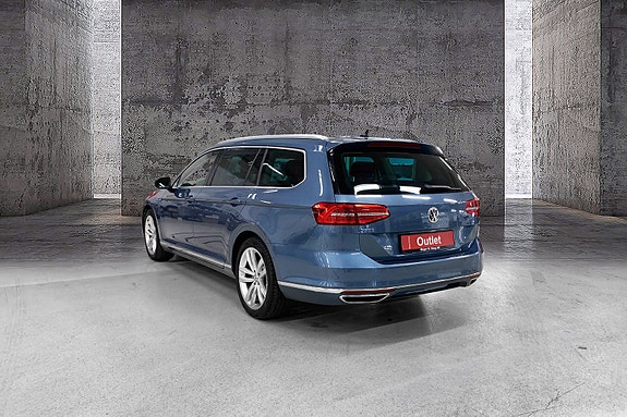 Volkswagen Passat 2 of 15