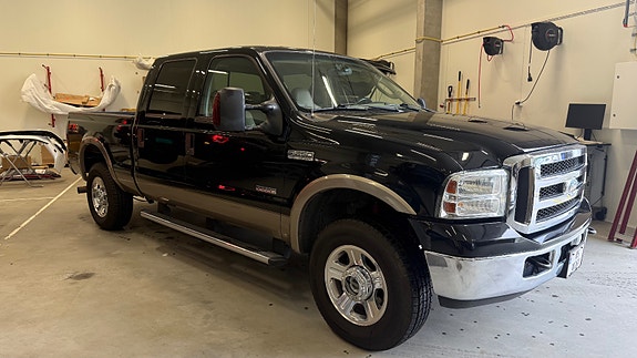 Ford F-250 3 of 27