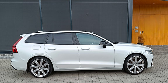 Volvo V60 11 of 24
