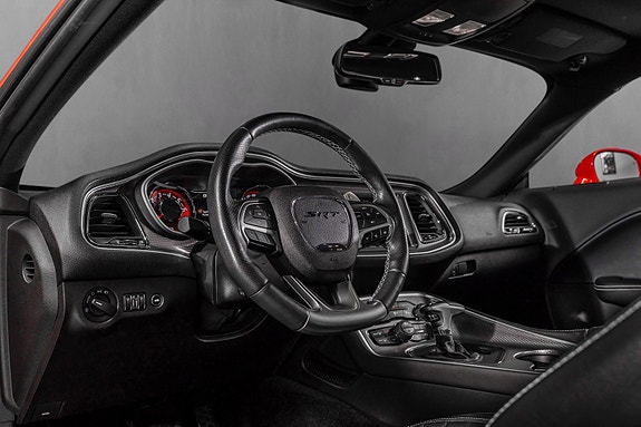 Dodge Challenger 14 of 30