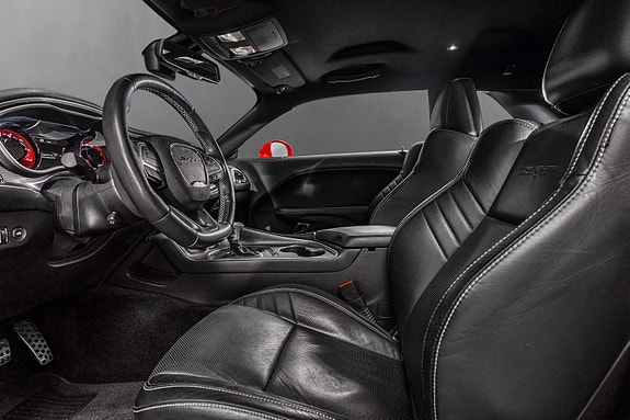 Dodge Challenger 13 of 30