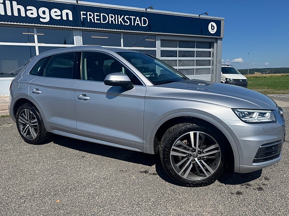 Audi Q5 2 of 22