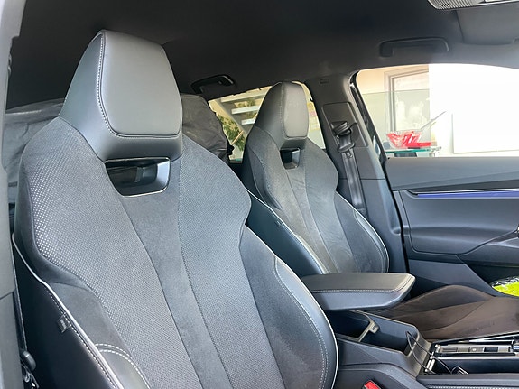 Skoda Enyaq 12 of 16