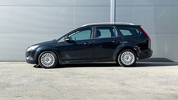 Ford Focus 2 of 19