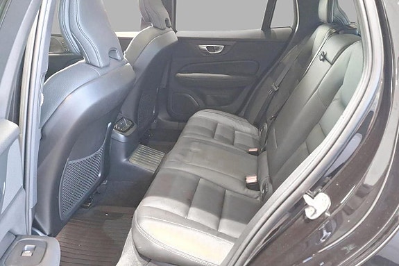 Volvo V60 23 of 28