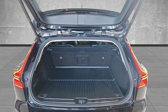 Volvo V60 8 of 28