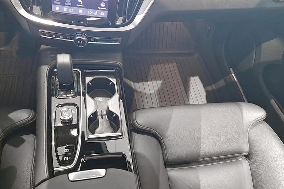 Volvo V60 17 of 28