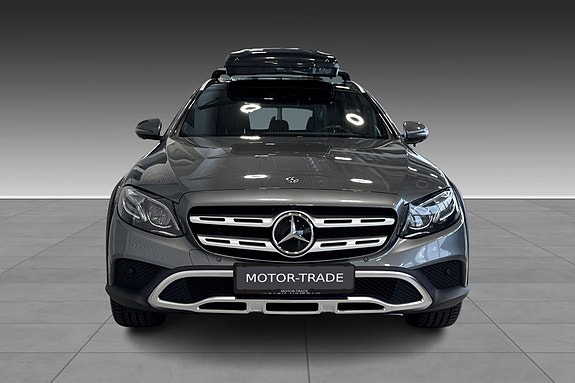 Mercedes-Benz E220 d 2 of 22