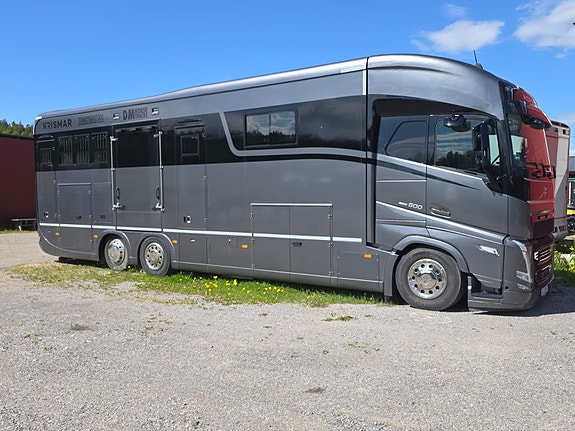 Volvo FH Krismar Hestebil
