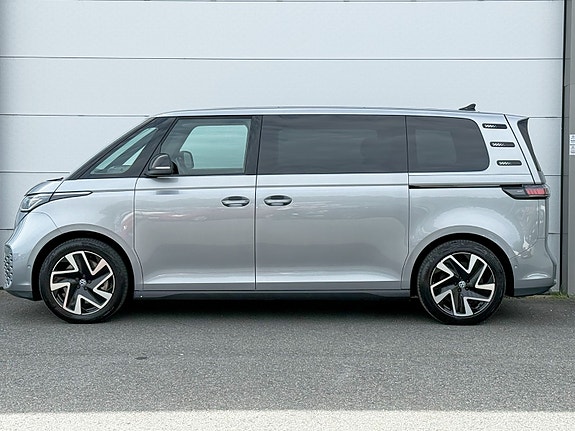 Volkswagen ID. Buzz 6 of 30
