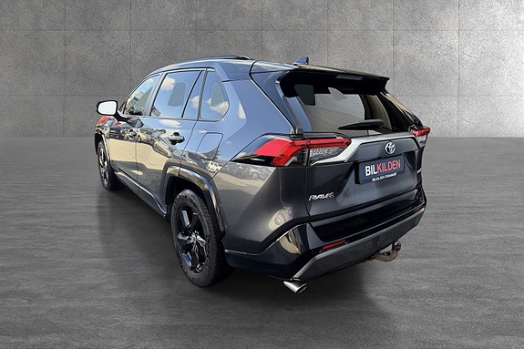 Toyota RAV4 3 of 19