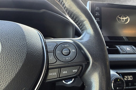 Toyota RAV4 12 of 19