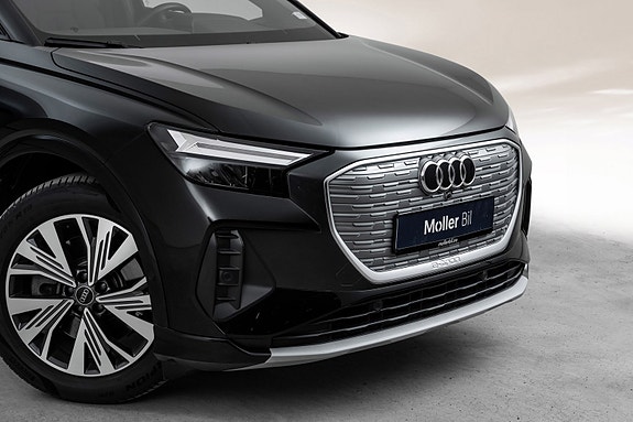 Audi Q4 e-tron 3 of 30