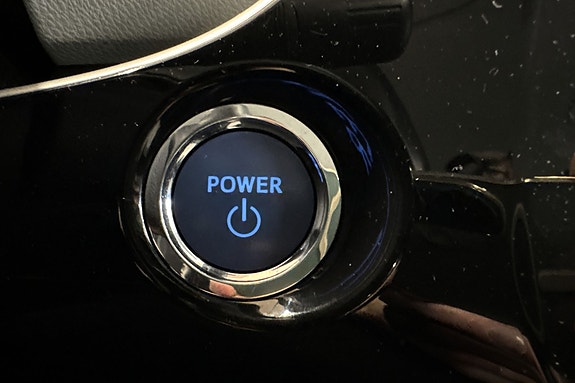 Toyota Prius Plug-in Hybrid 24 of 30