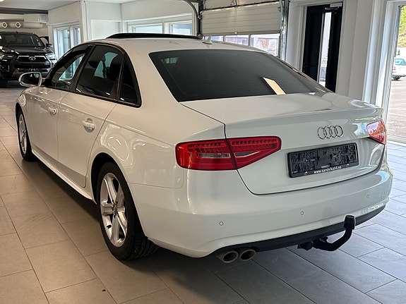 Audi A4 5 of 30